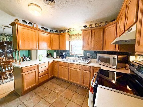 2nd image of 192 Whispering Pines Rd