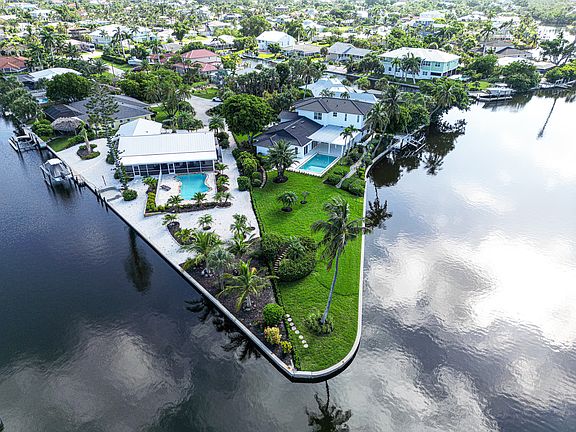 5th image of 915 Pecten Ct