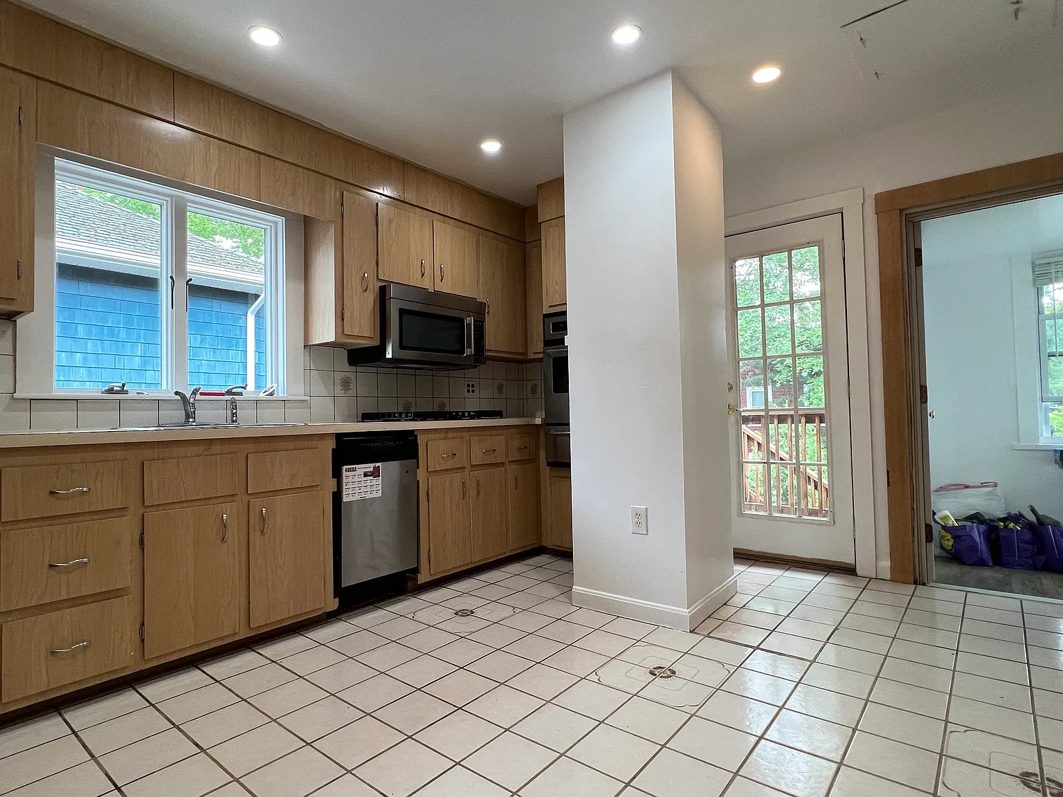 6 bed, $7,200 — Photo 4