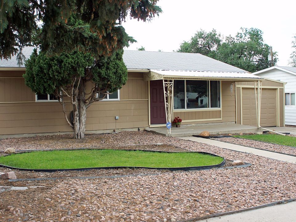 Easy Care Front Yard