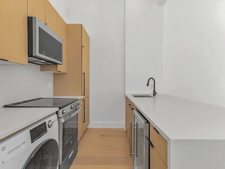 19 Saint Marks Pl #3I — Photo 3