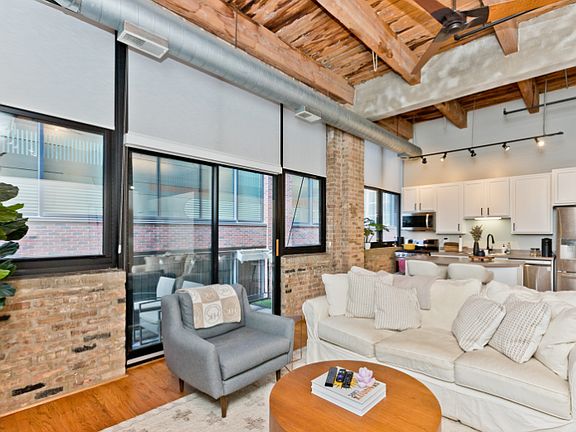 4th image of 215 N Aberdeen St Unit 403B