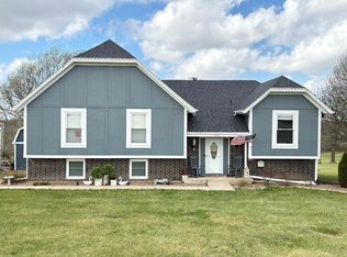 19817 S Clare Rd, Spring Hill, KS 66083