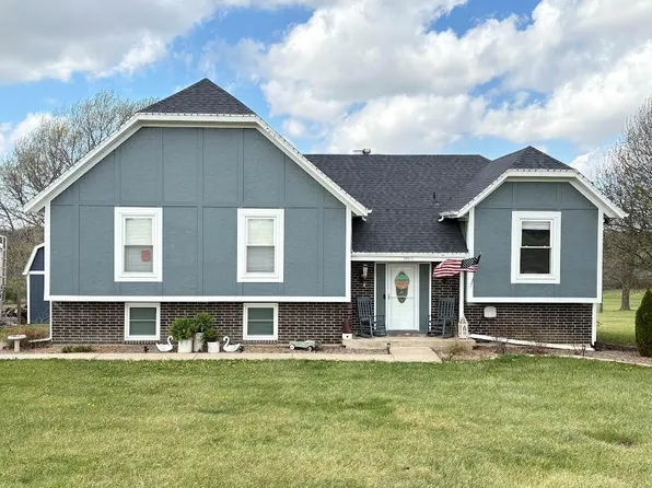 19817 S Clare Rd, Spring Hill, KS 66083
