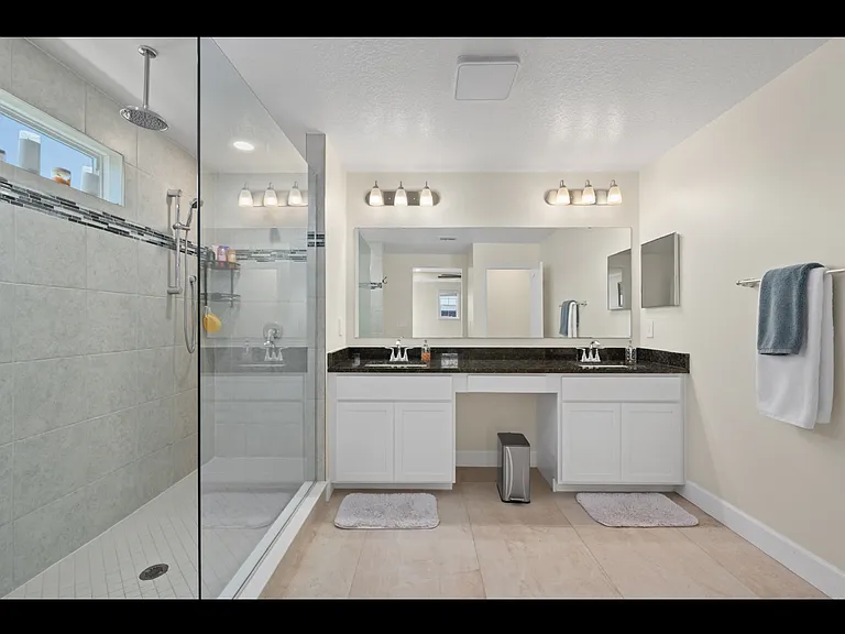 412 SW Dailey Ave — Photo 5
