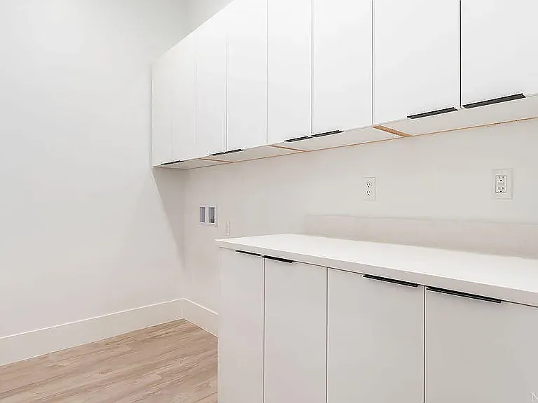 147 E Terrace Ln — Photo 32