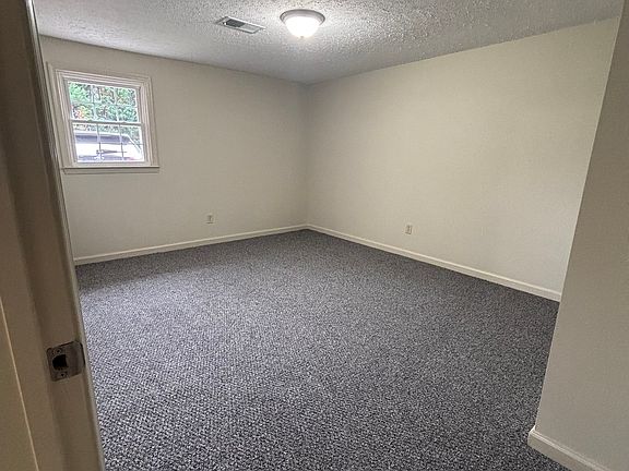 5th image of 110 Rosewood Ln APT A