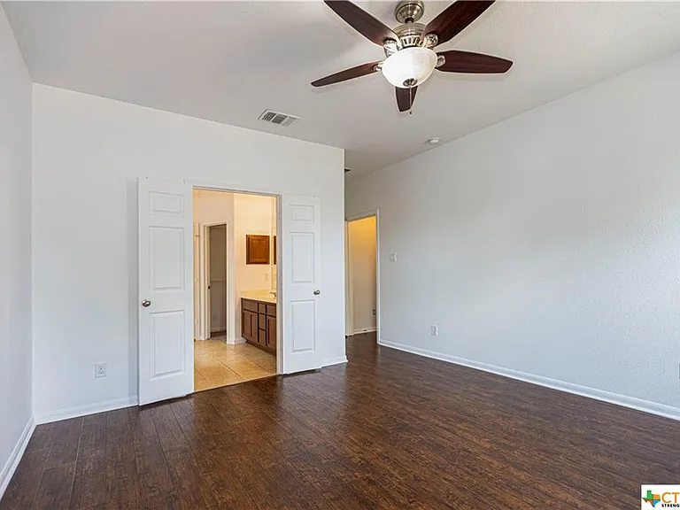 394 Pecan Mdws — Photo 9