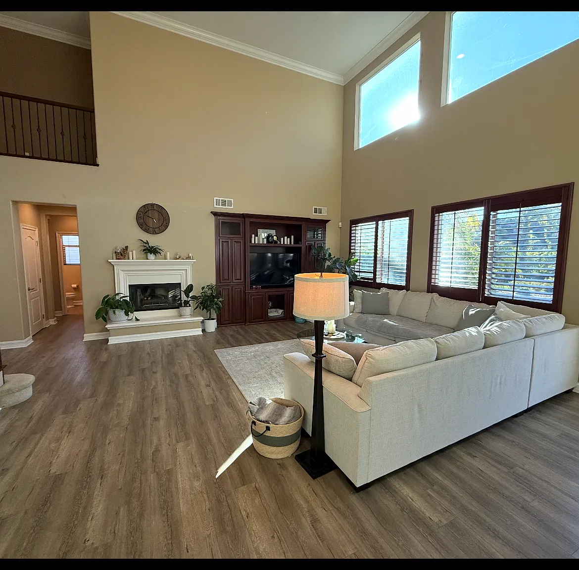 6 bed, 4616 sqft, $5,800 — Photo 2