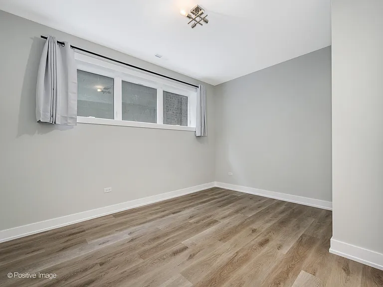 3944 S Indiana Ave #1R — Photo 11
