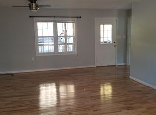 1321 Fayette St, Hinton, WV 25951