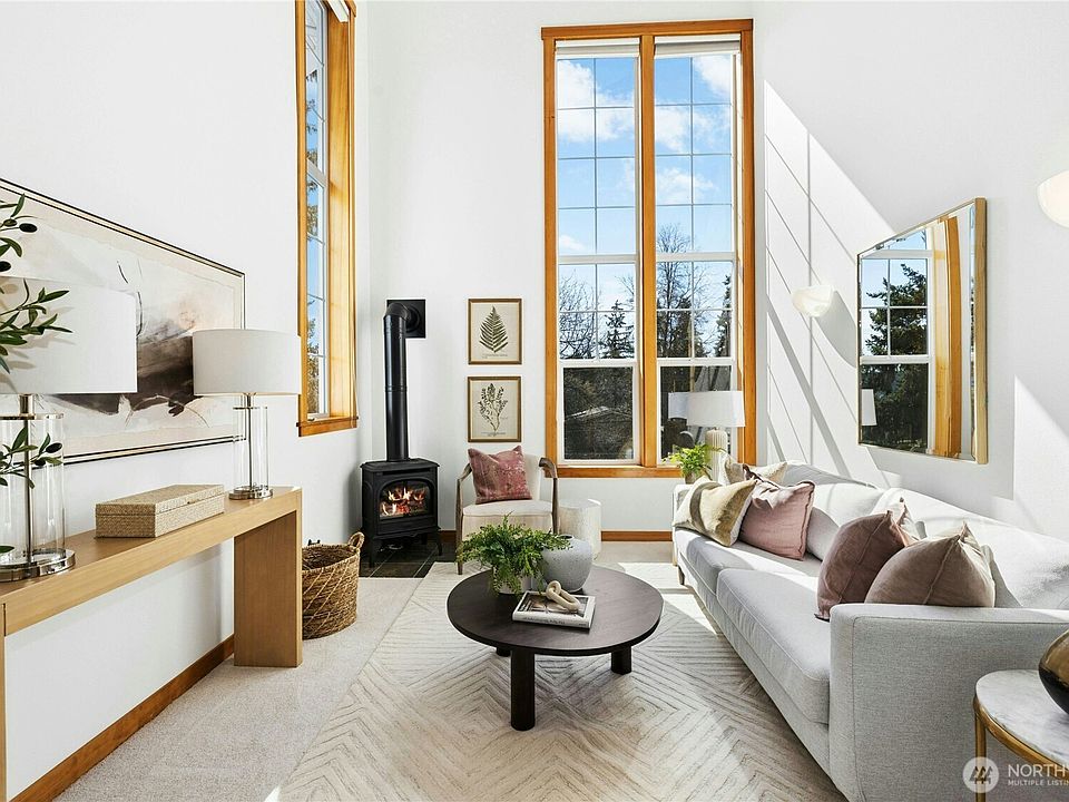 1st image of 115 Hall Brothers Loop NE #208