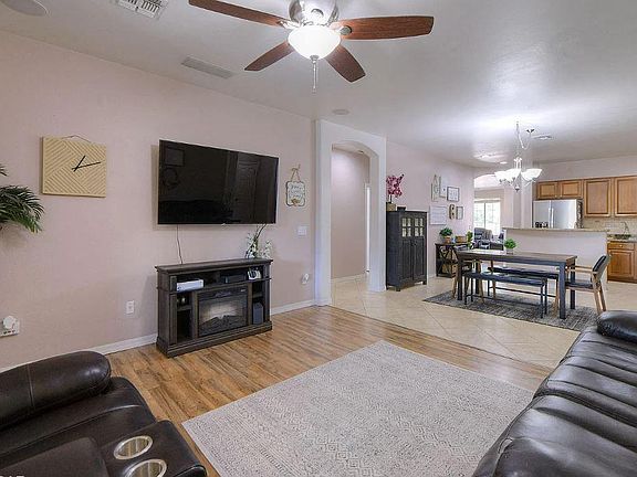 5th image of 11828 W Fordson Dr