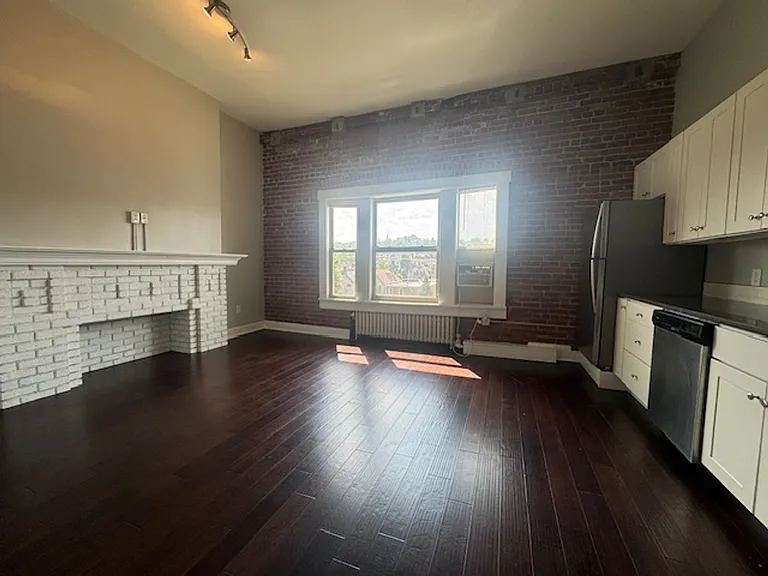 5721-5727 Elwood Street — Photo 14