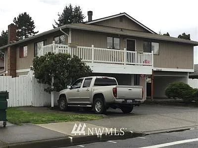 2441 I Street photo 1