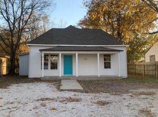 719 W 16th St, Ada, OK 74820