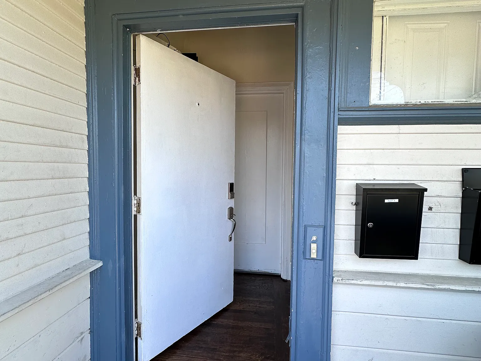 679 31st St — Photo 3