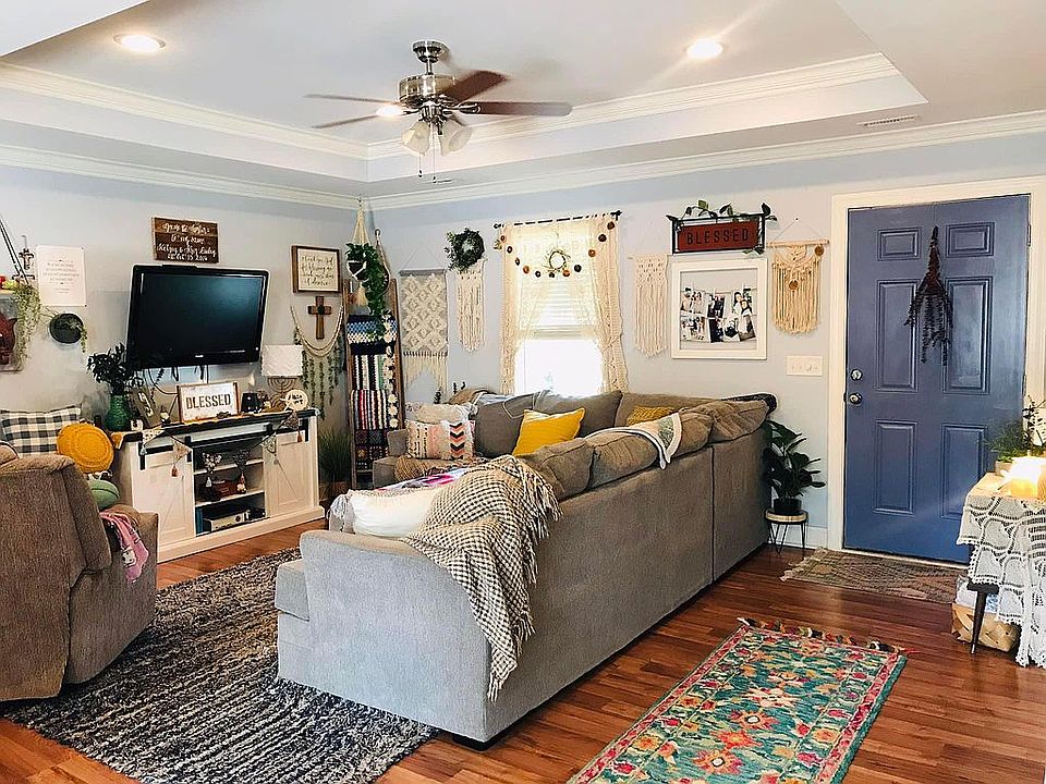 2nd image of 414 Pepperhill Rd