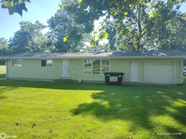 506 S East St, Sigourney, IA 52591
