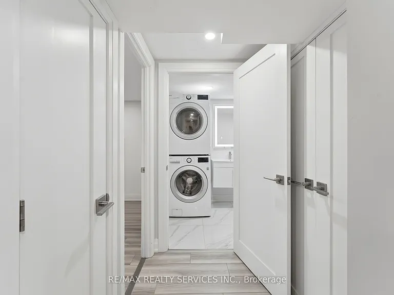 1305 Consort Cres #BASEMENT — Photo 23