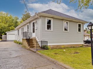 213 Evolution Ave, Highwood, IL 60040