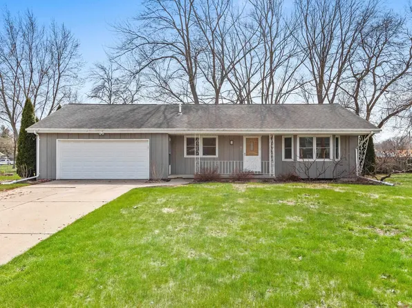 1507 Cormier Rd, Green Bay, WI 54313