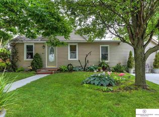 31 Martinview Rd, Bellevue, NE 68005