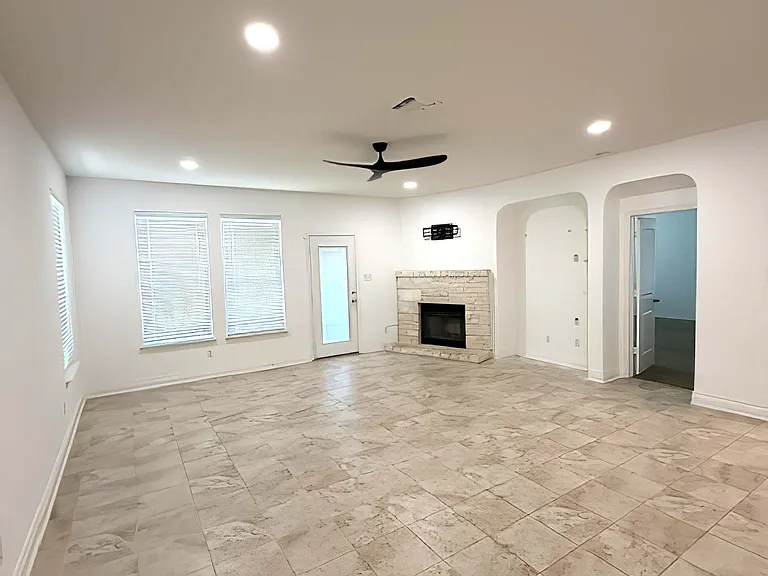 315 Reunion Ln — Photo 4