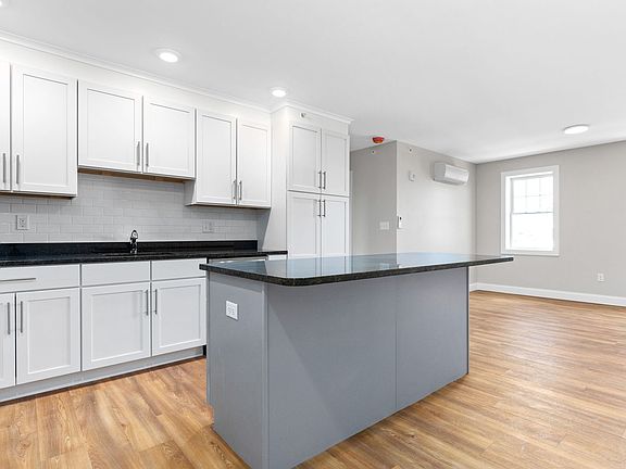 5th image of 21 3rd St #206