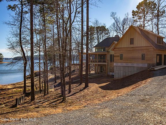 3rd image of 1334 Luannes Way
