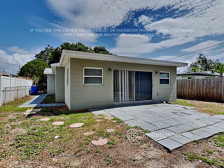310 93rd Ave N — Photo 16