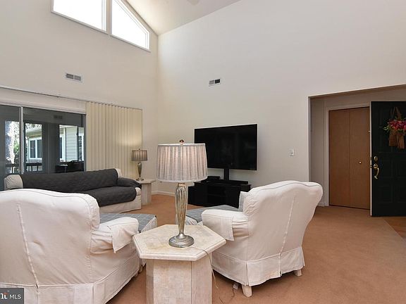 4th image of 33788 Walnut Grove Dr Unit 3