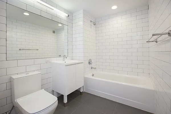 Rented by REAL New York | media 3