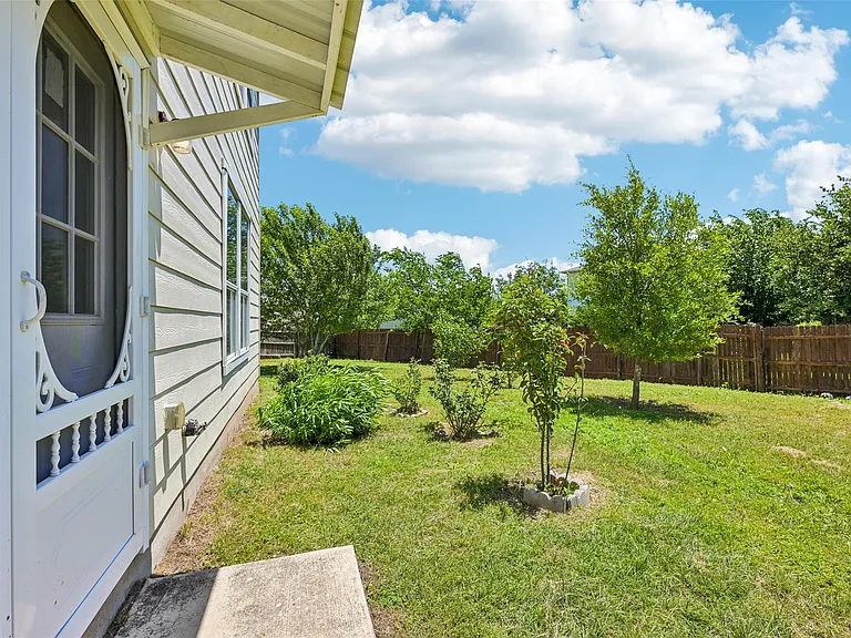 140 Lynn Crest Bnd — Photo 27