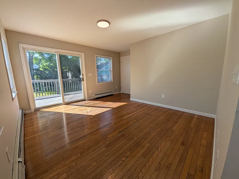 10 S Walnut St — Photo 8