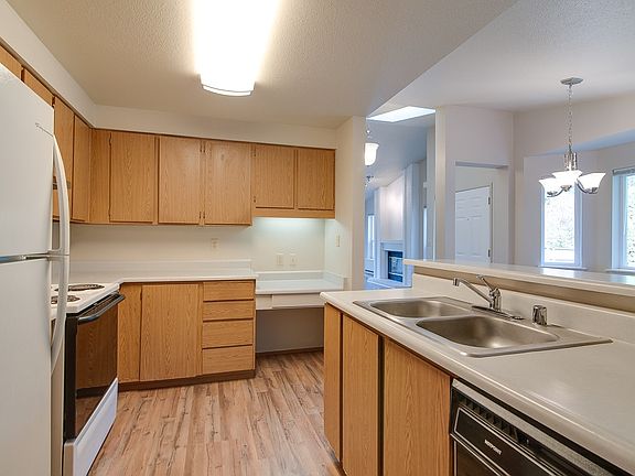 5th image of 14543 136th Street Ct E
