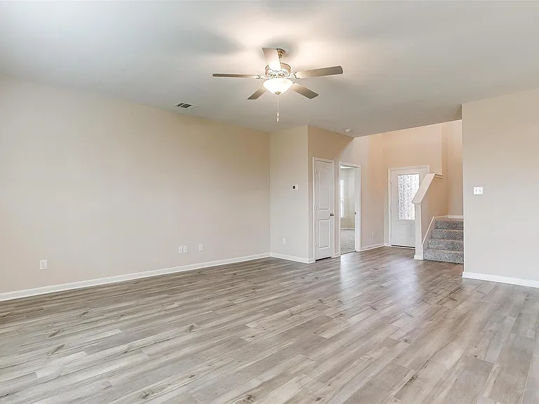 1025 McDonald Dr — Photo 8