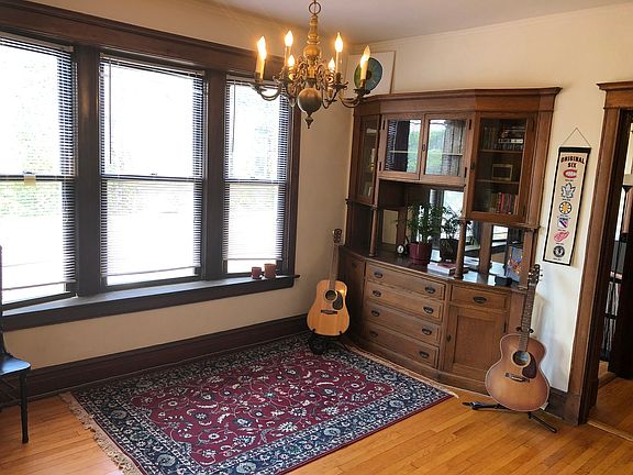 3rd image of 3514 N Bosworth Ave #3
