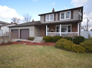 727 Edgewater Dr, Amherst, NY 14228