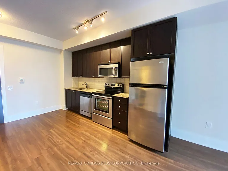 560 Front St W #325 — Photo 4