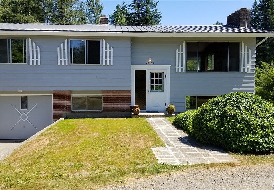 Super cute 3 bedroom, 1.75 bath home.