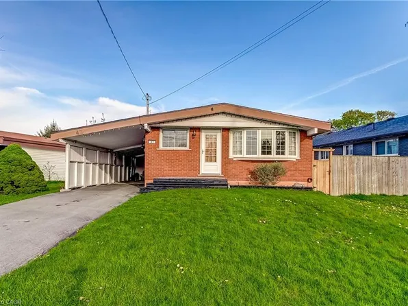 43 Lawfield Dr, Hamilton, ON L8V 4C3