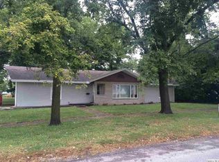 207 SW Cross St, Mt Sterling, IL 62353