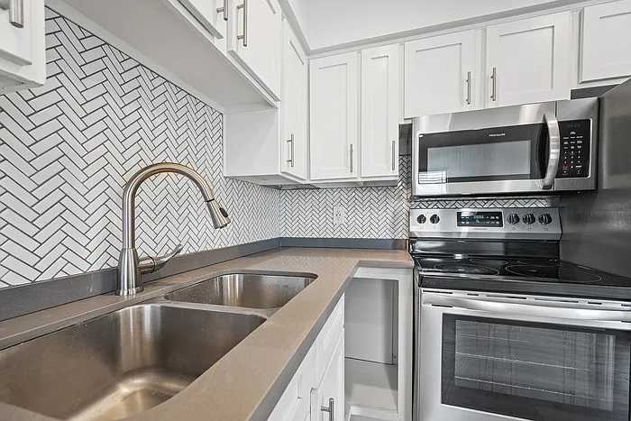 3135 E Fairmount Ave #3135 — Photo 9