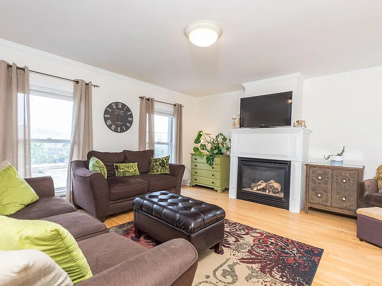 537 Islington St #3 — Photo 5