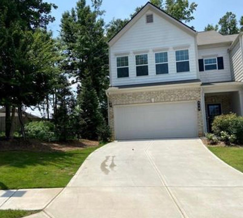 1st image of 218 Piedmont Cir