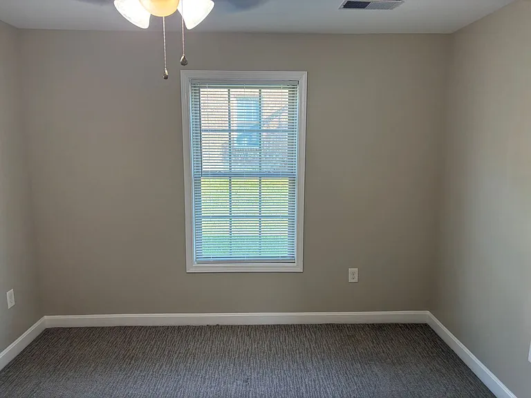 404 Southern Cross Dr — Photo 2