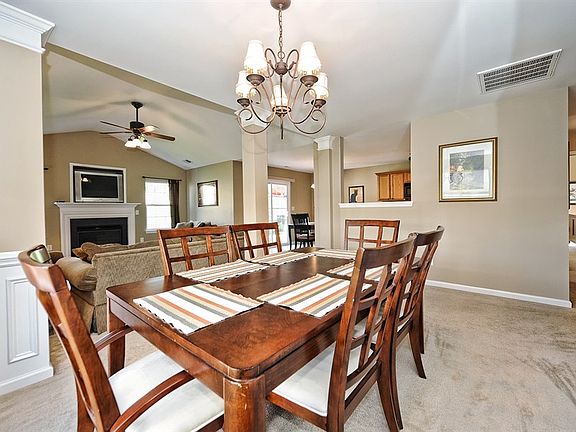 4th image of 10636 Mountain Springs Dr
