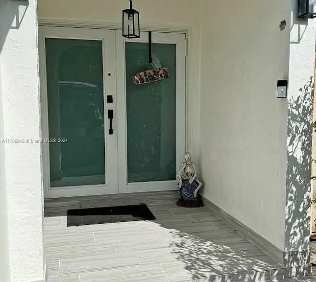 3129 W 73rd Pl — Photo 2