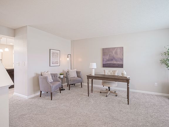 3rd image of 383 Thistlewood Dr